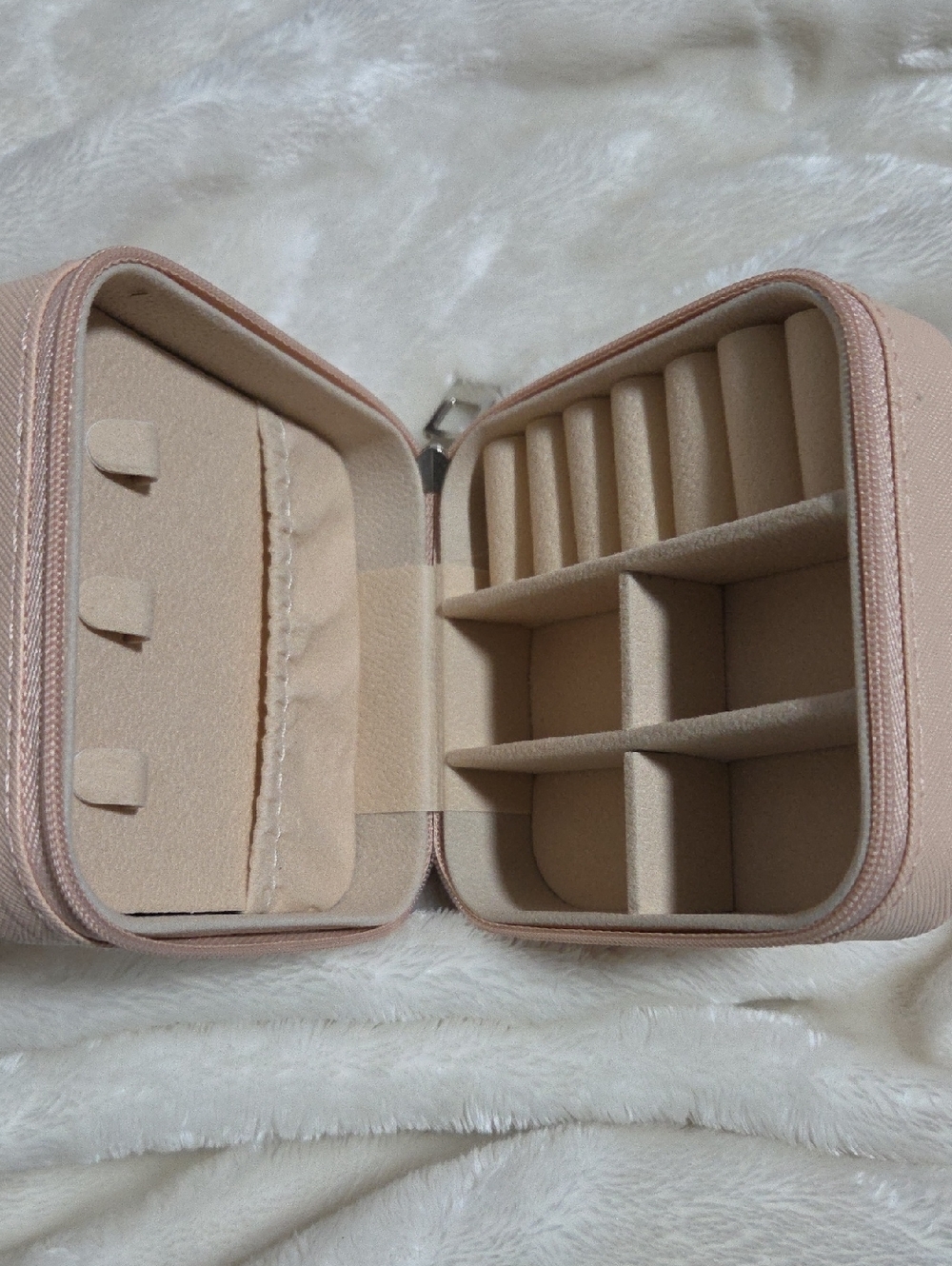 Small Square Jewelry Travel Case. Nude Pink. NWT.